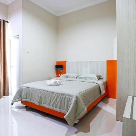 Velozip Kos Exclusive Appartement Surabaya Buitenkant foto