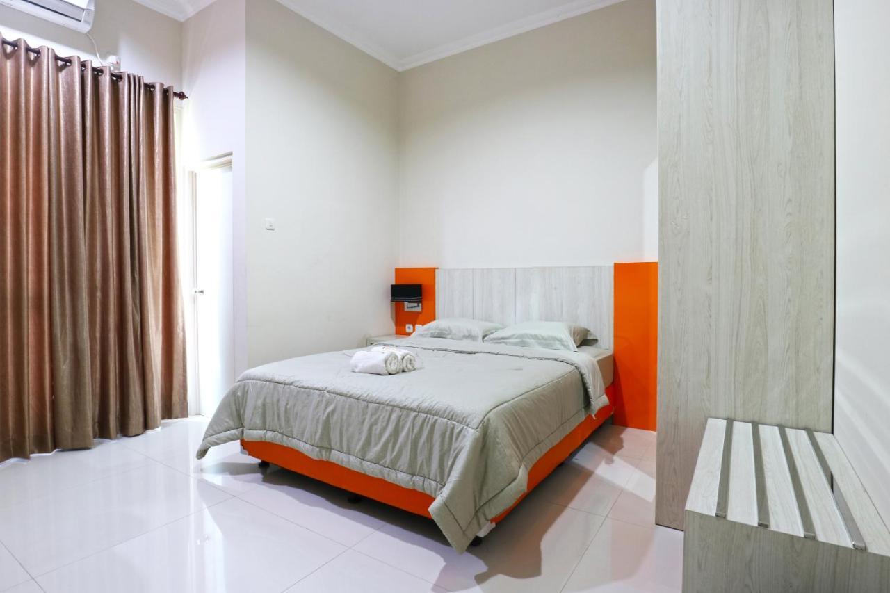 Velozip Kos Exclusive Appartement Surabaya Buitenkant foto