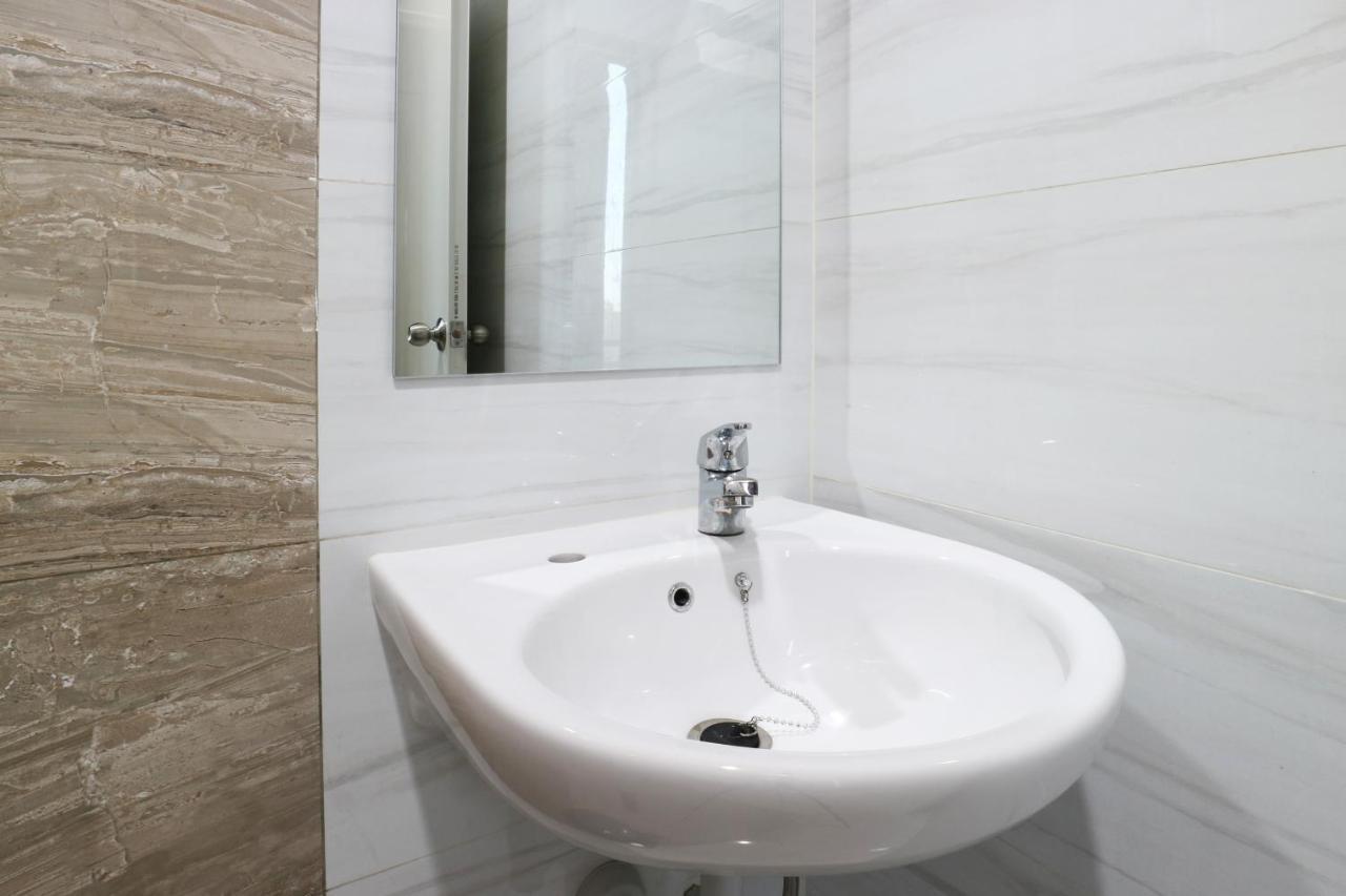 Velozip Kos Exclusive Appartement Surabaya Buitenkant foto